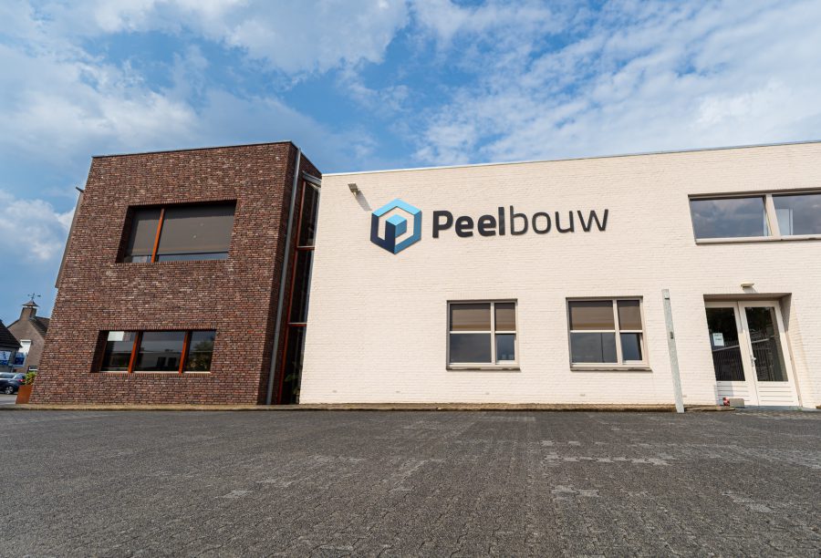Collega’s van Peelbouw op de bouwplaats